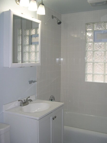 ceramic tile bathroom - 2525 E 124th St