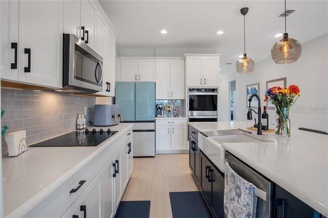 Building Photo - 18863 Rawson St