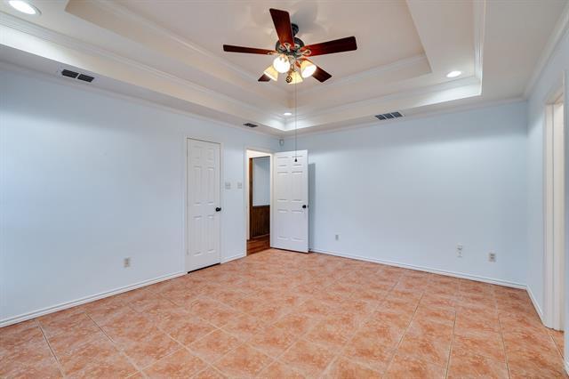 Building Photo - 732 Greenway Dr