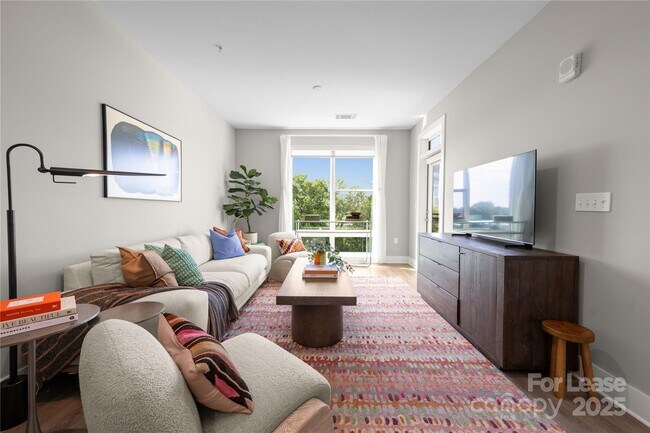 Building Photo - 110 Razades Wy