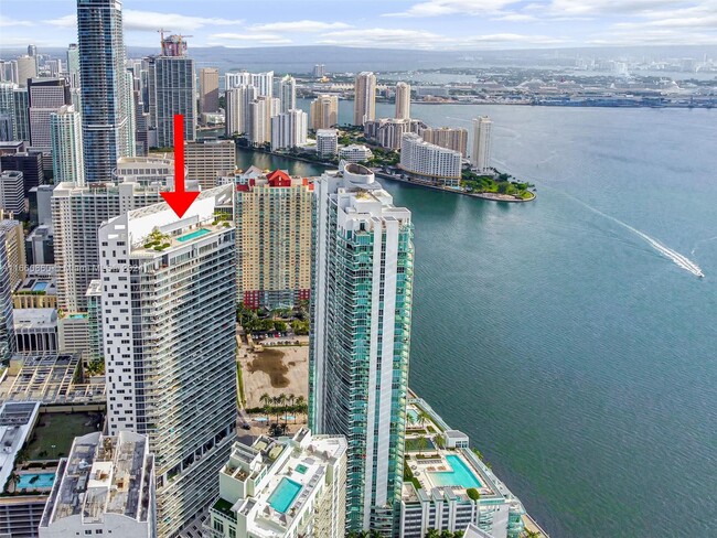 Building Photo - 1300 Brickell Bay Dr