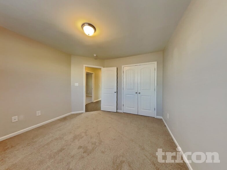 Building Photo - 295 New Castle Ln