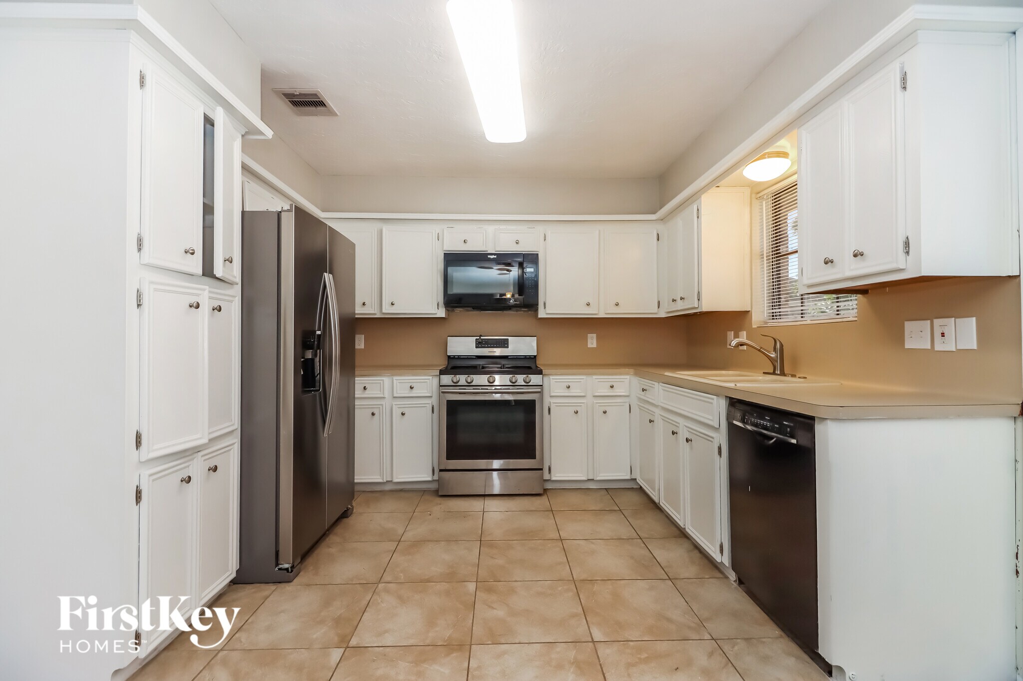 Building Photo - 6611 Gleneagles Dr