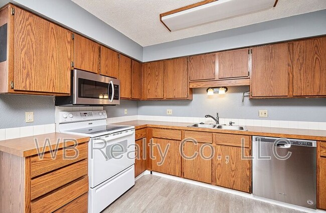 Building Photo - 200 Corene Ave