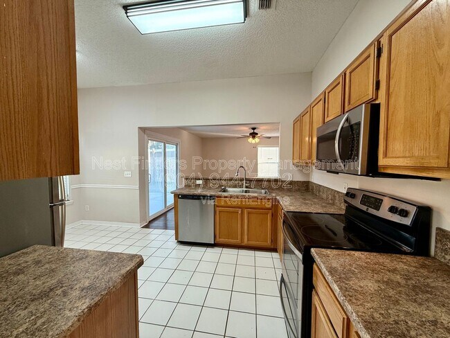 Building Photo - 3785 Union Pacific Dr E