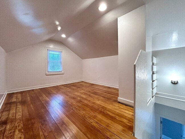 Building Photo - Three Bedroom Home in Muskegon