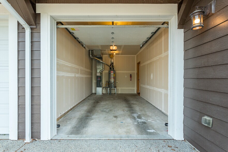 Building Photo - 26018 72nd Ave NW