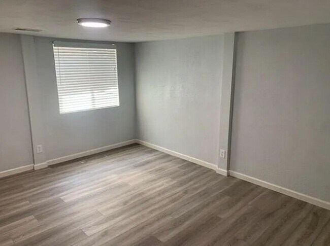 Building Photo - Updated 3 bedroom in 80010 - Move in Ready!