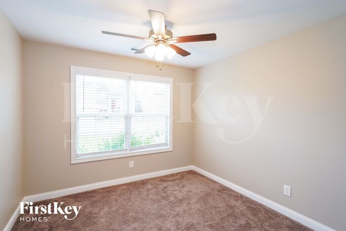 Building Photo - 1046 Whitney Dr