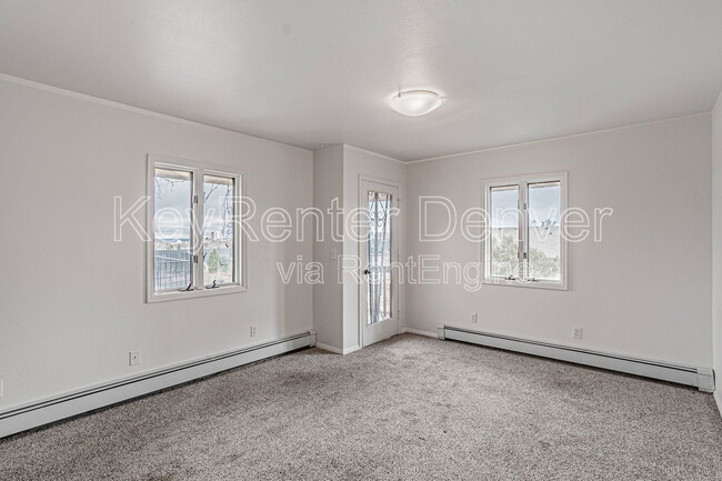 Building Photo - 990 Beech St