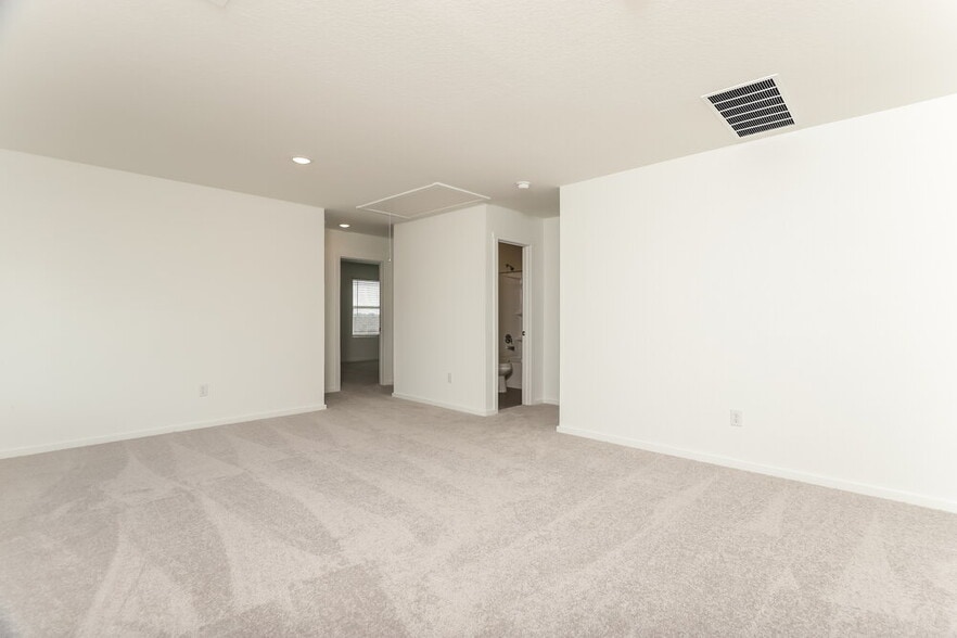 Building Photo - 2210 Burnet Rose