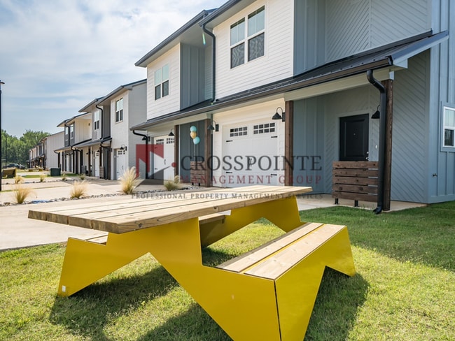 Building Photo - Luxury 3 Bedroom 2.5 Bath Townhome in Bullard, TX!