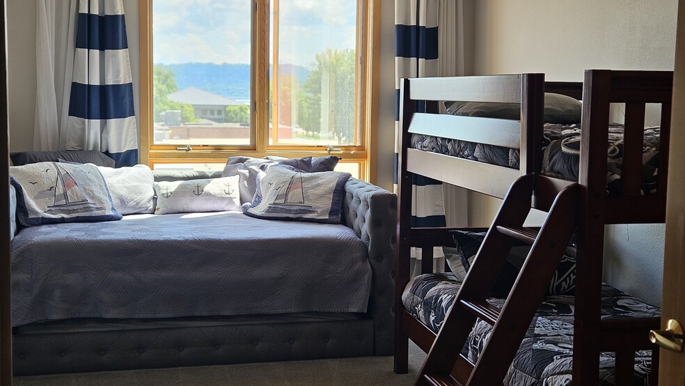 Bedroom - 101 S Washington St