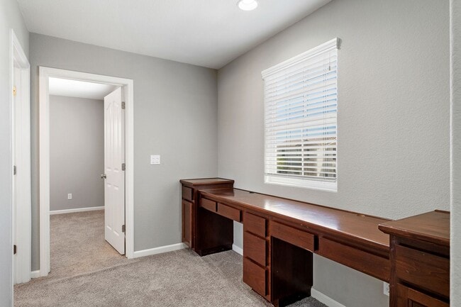 Building Photo - NICE TWO STORY TOWNHOME IN NATOMAS!