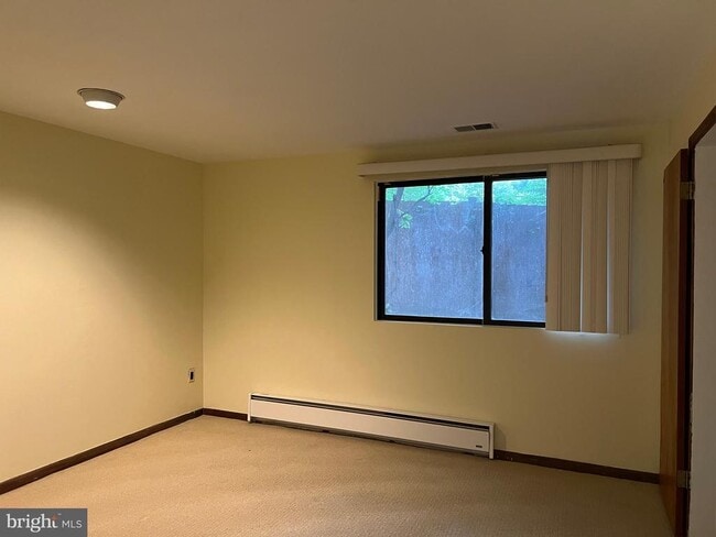 Building Photo - 707 Schindler Dr