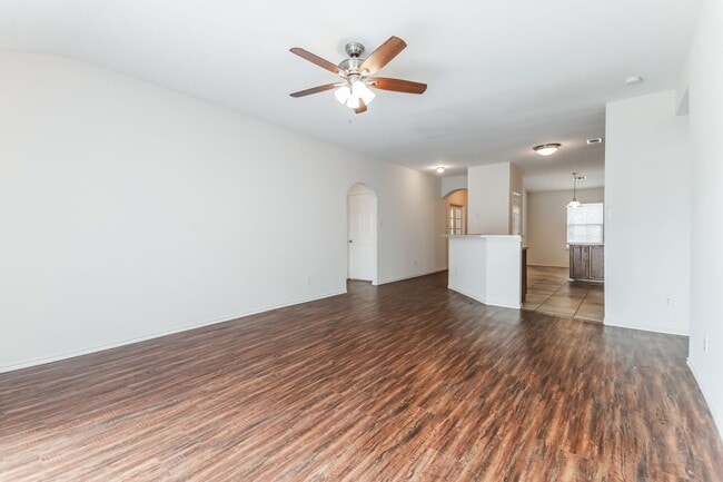 Building Photo - $1850 3/2/2 with office/flex space in family friendly neighborhood in Forney!