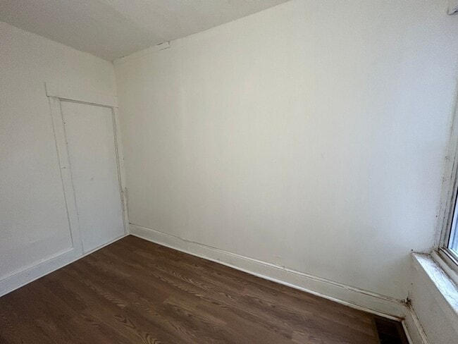 Building Photo - 409 Winslow St