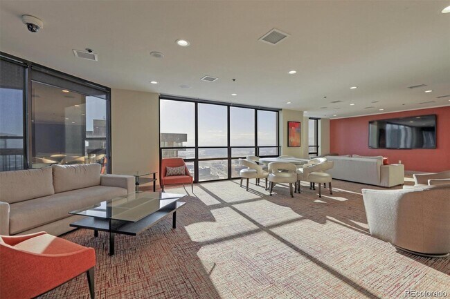 Penthouse Lounge/Party Room - 1625 Larimer St