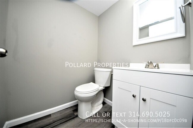 Building Photo - 210 Arlington Way