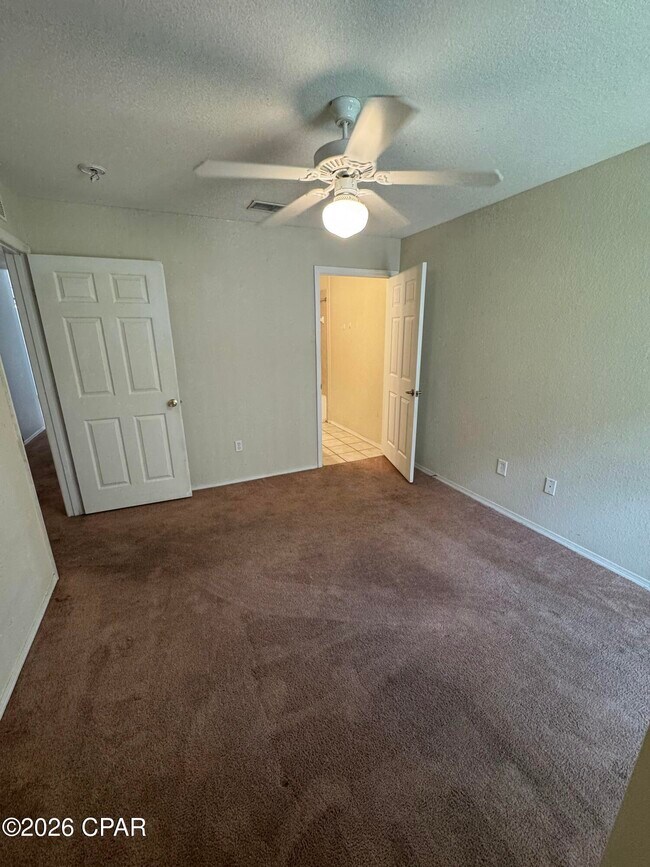 Building Photo - 303 Lighthouse Rd