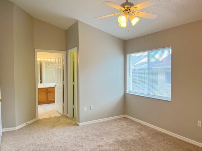 Building Photo - 509 Hillcrest Dr