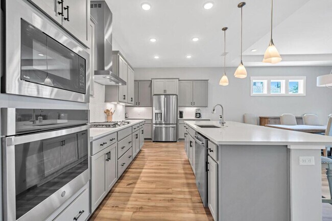 Building Photo - 117 River Rise Wy