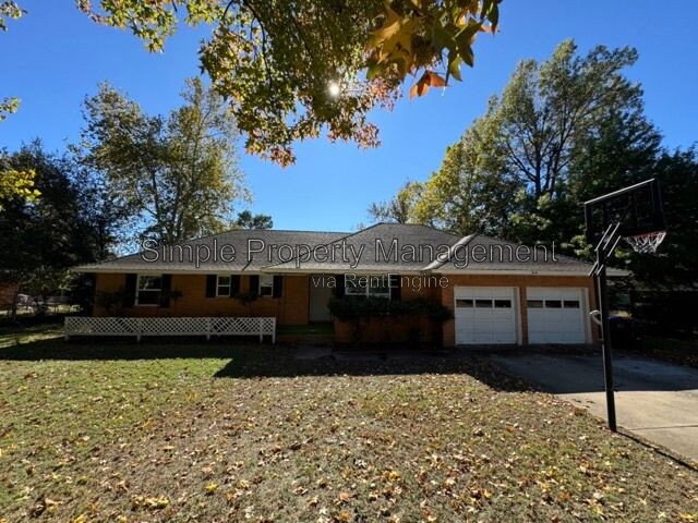 Building Photo - 816 Willow Ln