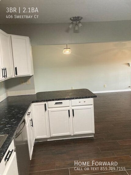 Building Photo - 406 Sweetbay Ct