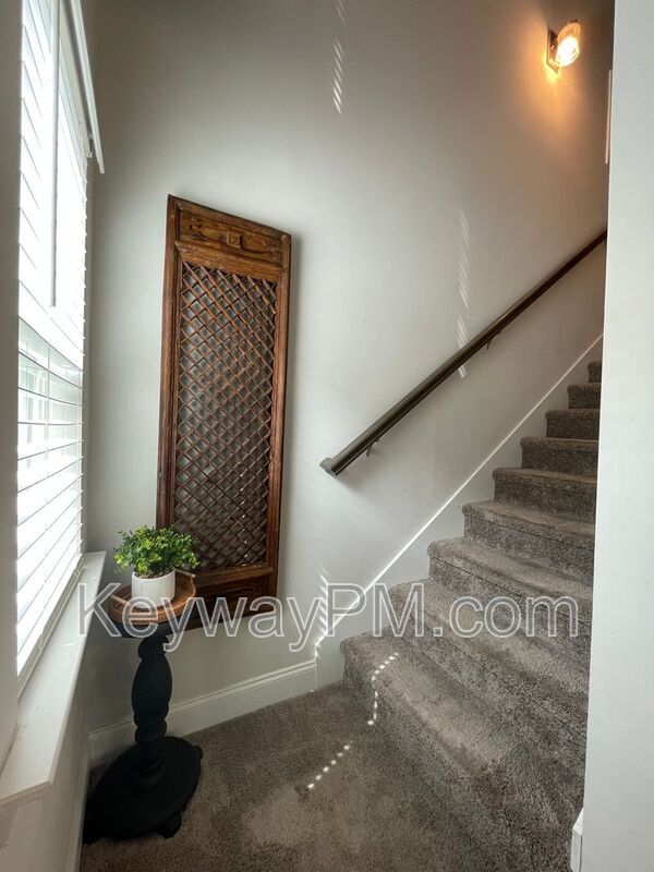 Building Photo - 837 Elsie Dr