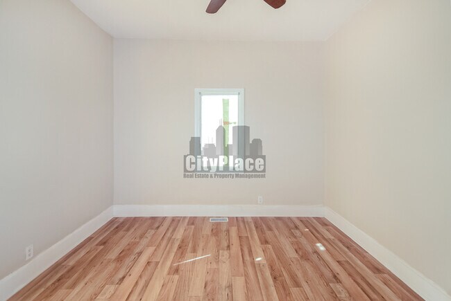 Building Photo - 1456 Kappes St