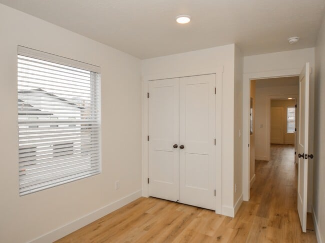 Building Photo - 220 Spring Creek Pkwy