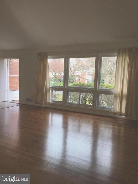 Building Photo - 9204 Bardon Rd