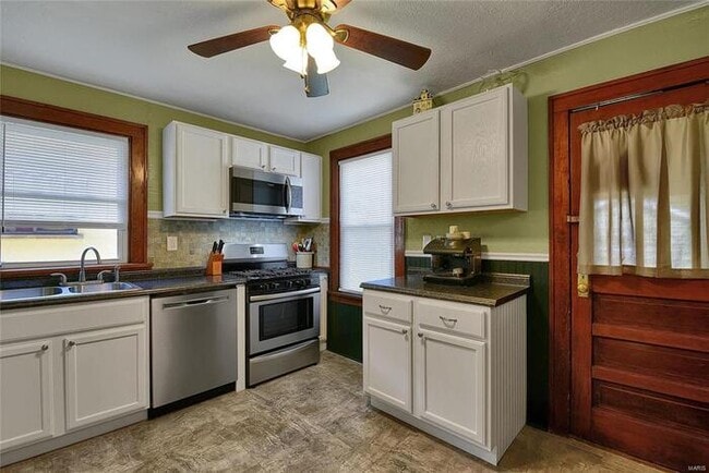 Building Photo - Fantastic 2bd/1ba home! Let yourself in!