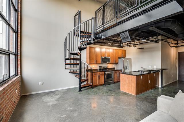 Building Photo - 3110 Thomas Ave