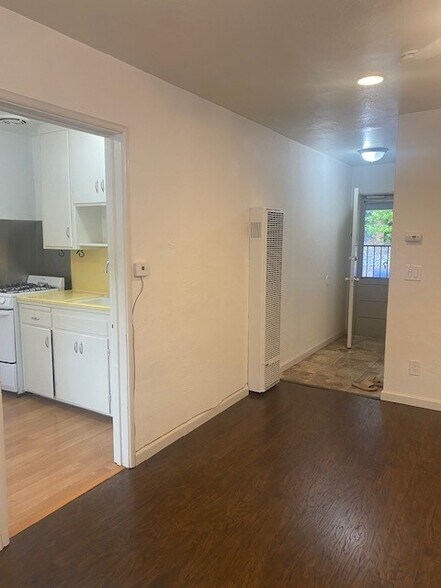 View of front door/heater - 352 W Main St