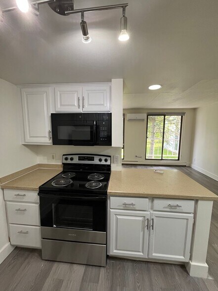 Primary Photo - 7300 W Dean Rd