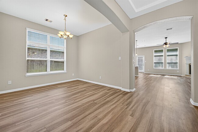Building Photo - 17914 Logans Pine Dr
