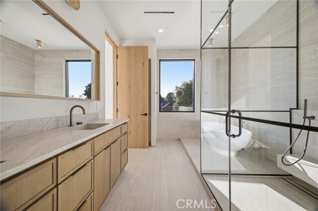 Building Photo - 4827 Stansbury Ave