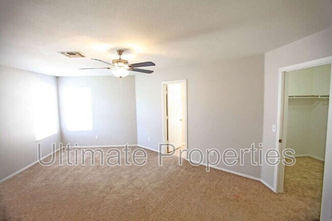 Building Photo - 10526 W Via Del Sol