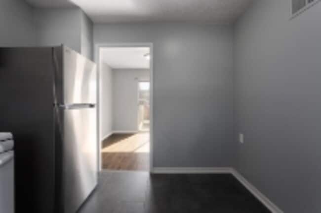 Building Photo - 401 W 87 Pl