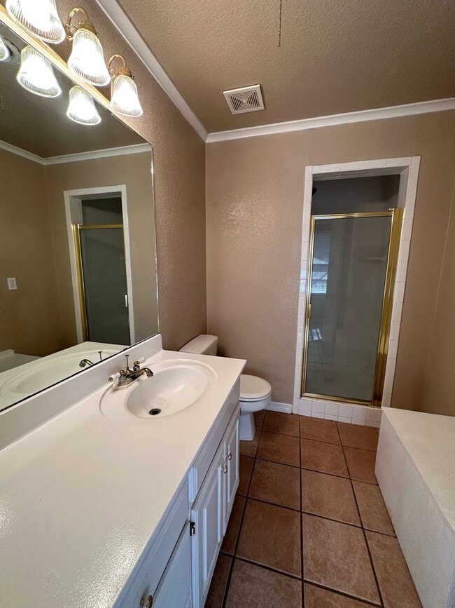 Building Photo - 2 Bedroom, 2 Bathroom, 2 Car Garage, Good Size Yard In Wolflin!! Text to Schedule Showing 806-340...