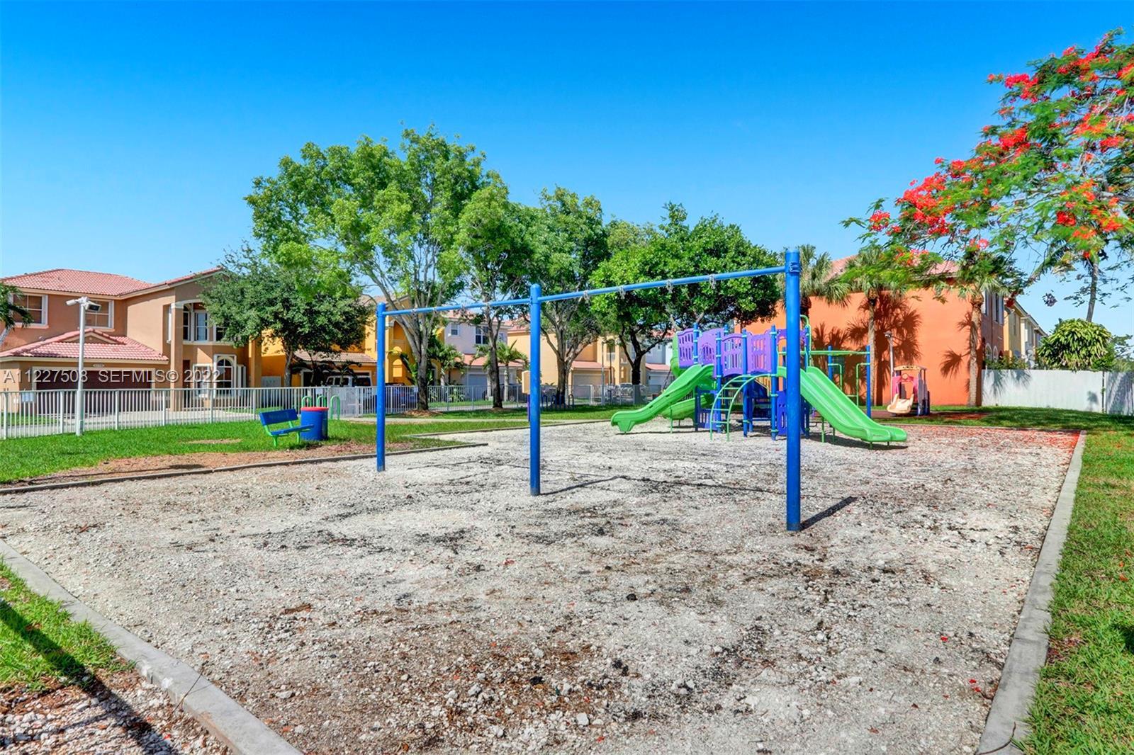Building Photo - 4946 SW 38th Way
