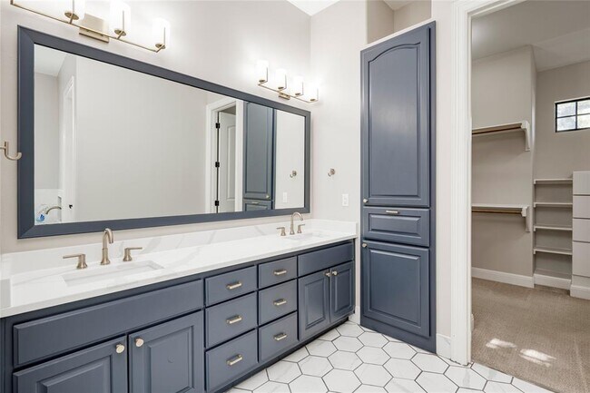 Building Photo - 12600 River Bend