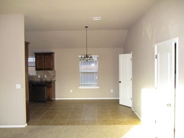 Building Photo - 2316 Golden Ln