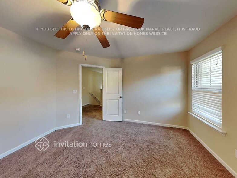 Building Photo - 3479 Village Park Ln SW