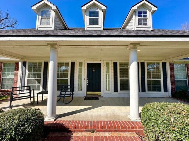 Building Photo - Tour Today! 3/2/2 On 1 Acre in Brownsboro!