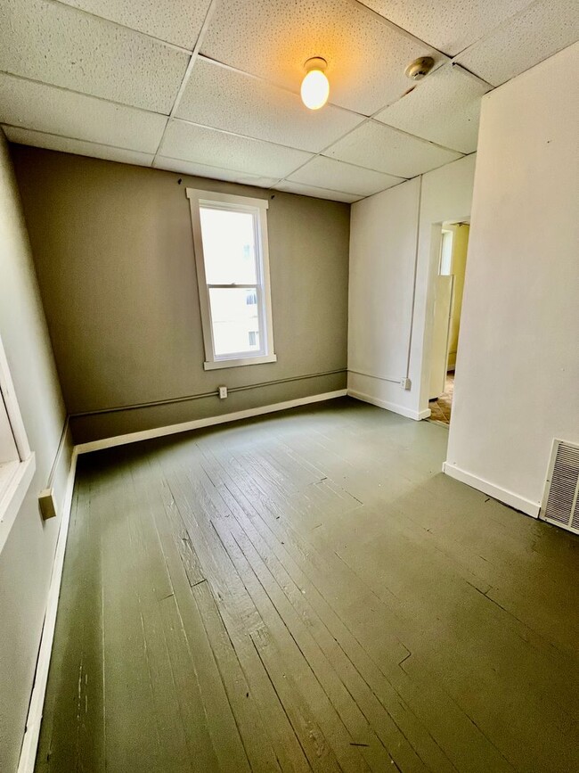 Building Photo - 535 Locust Ave