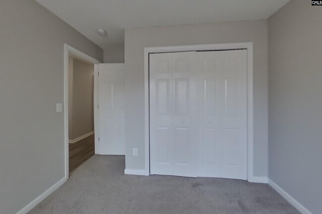 Building Photo - 819 Chablis Dr