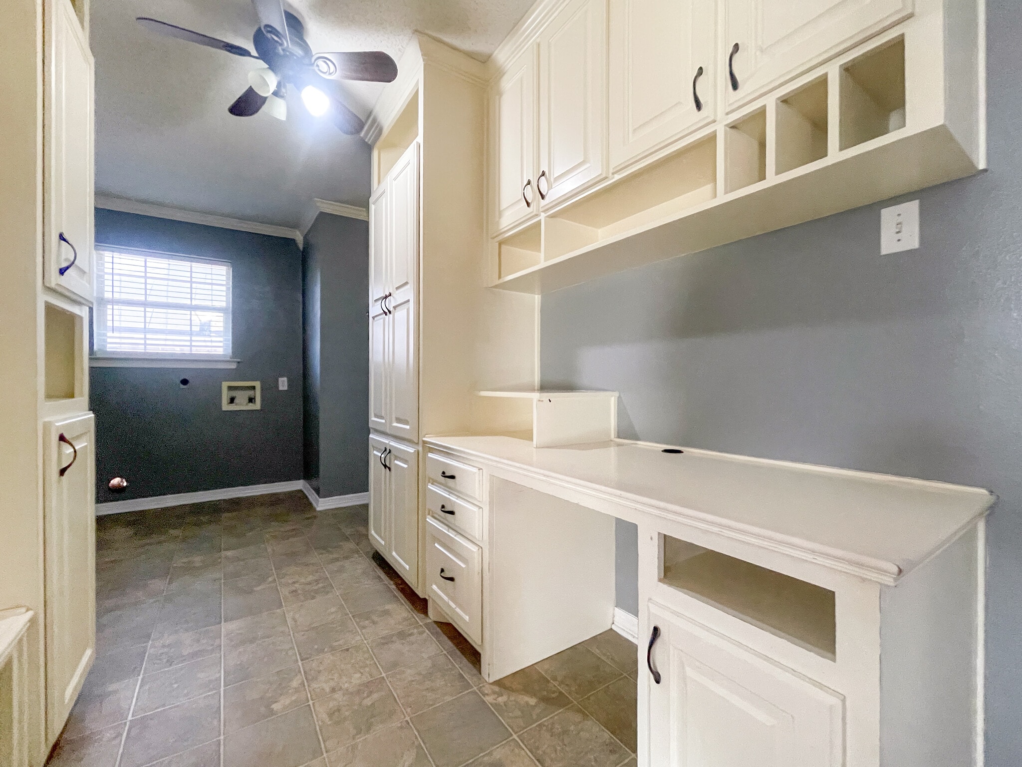 Building Photo - 1029 S Haven