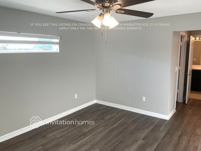 Building Photo - 886 SW Del Rio Blvd